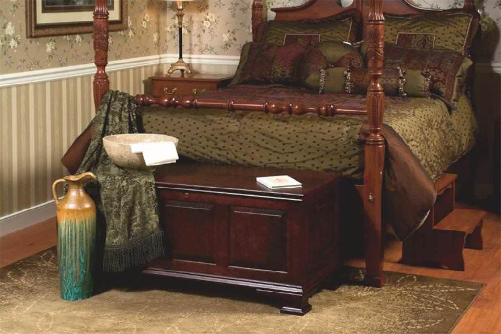 Image of: antique end of bed storage