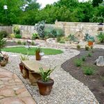 landscaping-with-river-rock-design