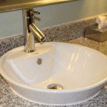 modern-bowl-sinks-bathroom