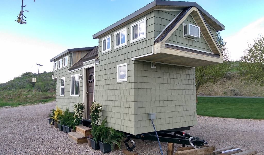 Image of: 500 sq ft tiny house on wheels