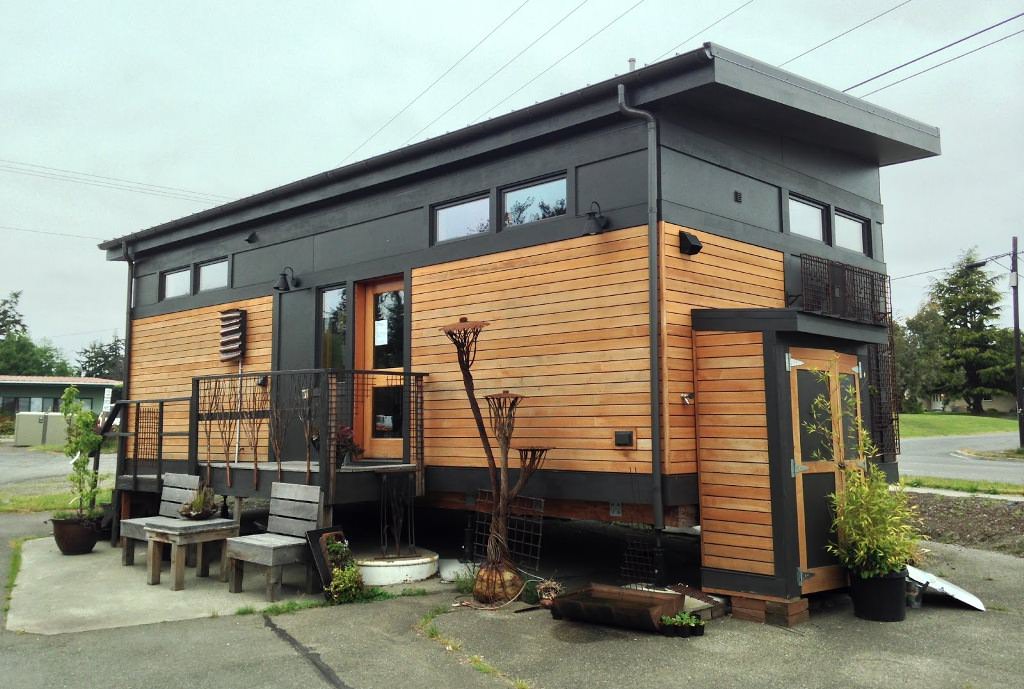 Image of: 500 sq ft tiny house with wheels