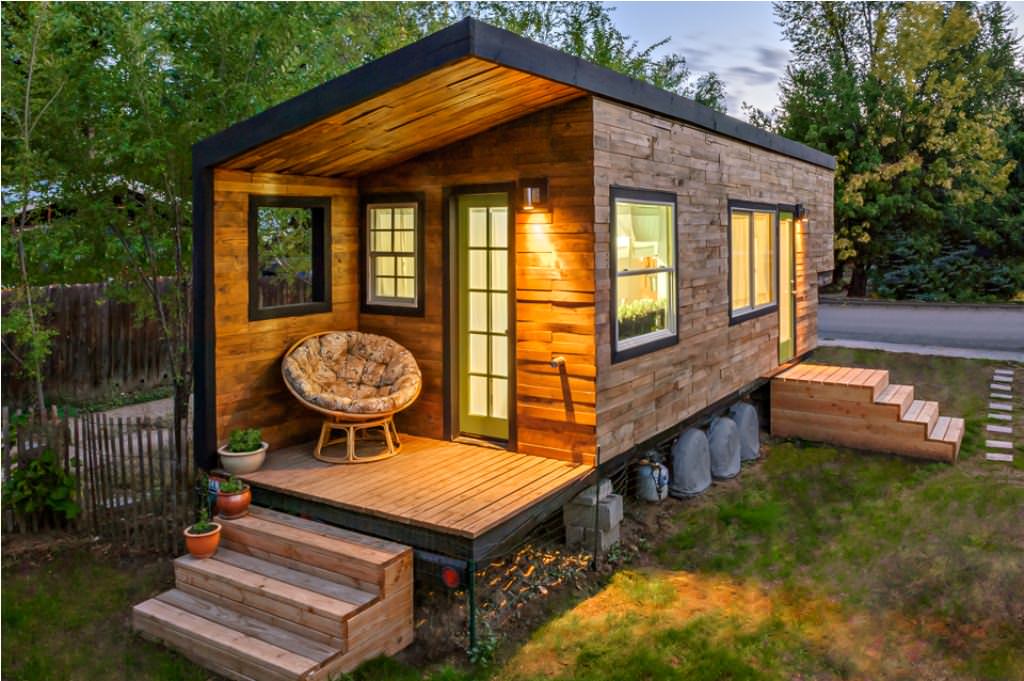 building a tiny house on wheels in beautiful style