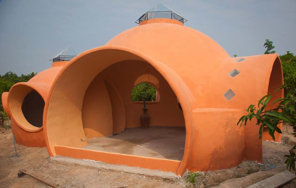 Image of: finished round tiny house