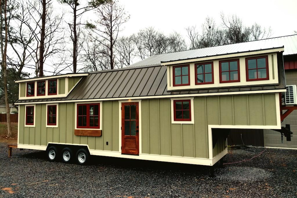 Image of: large gooseneck tiny house on wheels