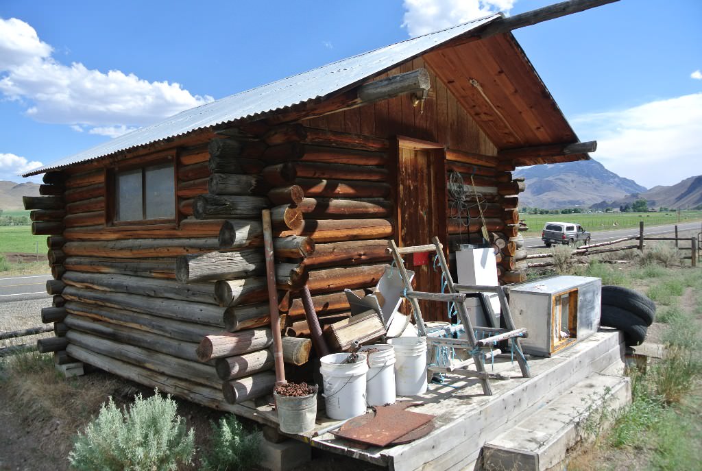 Image of: log cabin tiny house big living