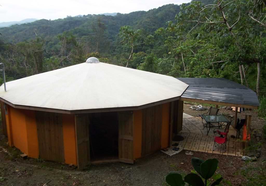 Image of: round tiny house