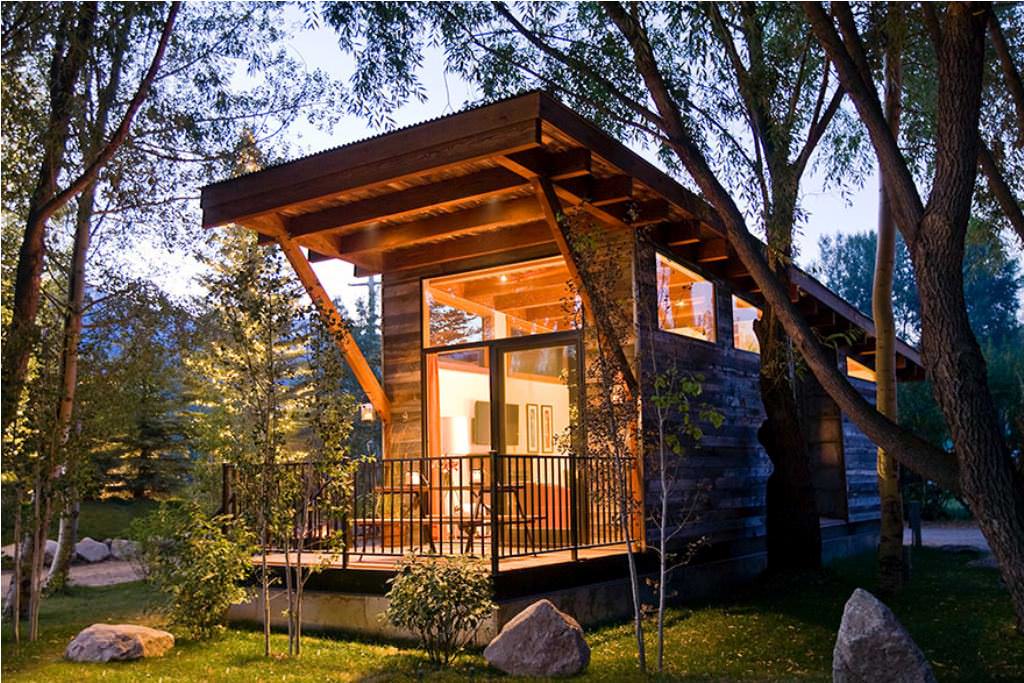 Image of: rustic exterior tiny house