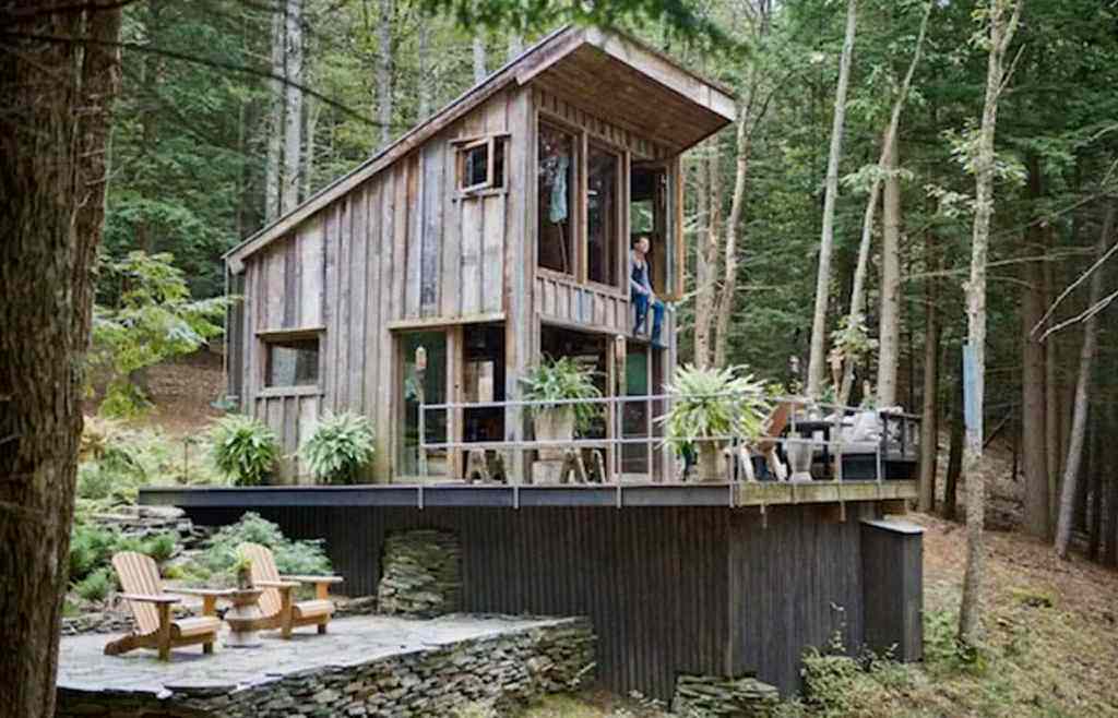 Image of: building your own tiny house in forest