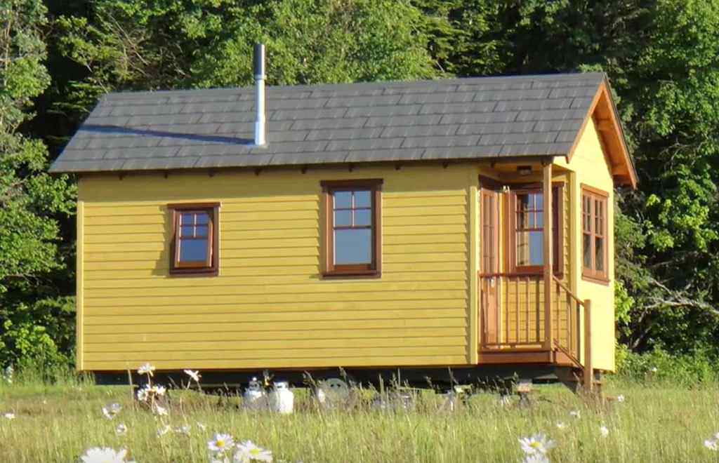 Image of: building your own tiny house in simple style