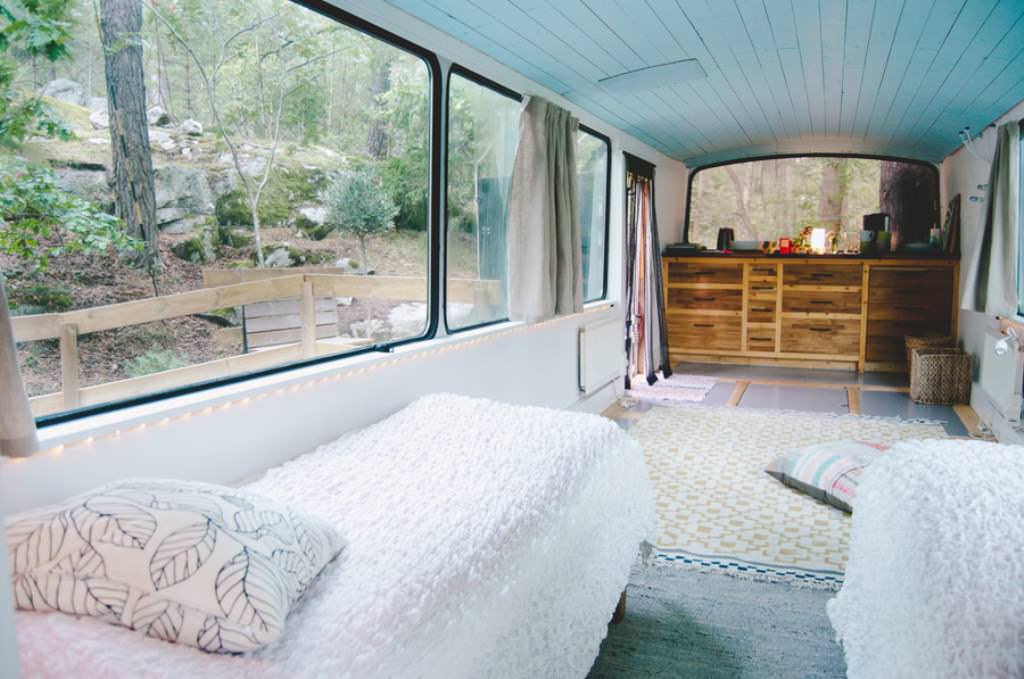 Image of: bus tiny house bedroom idea