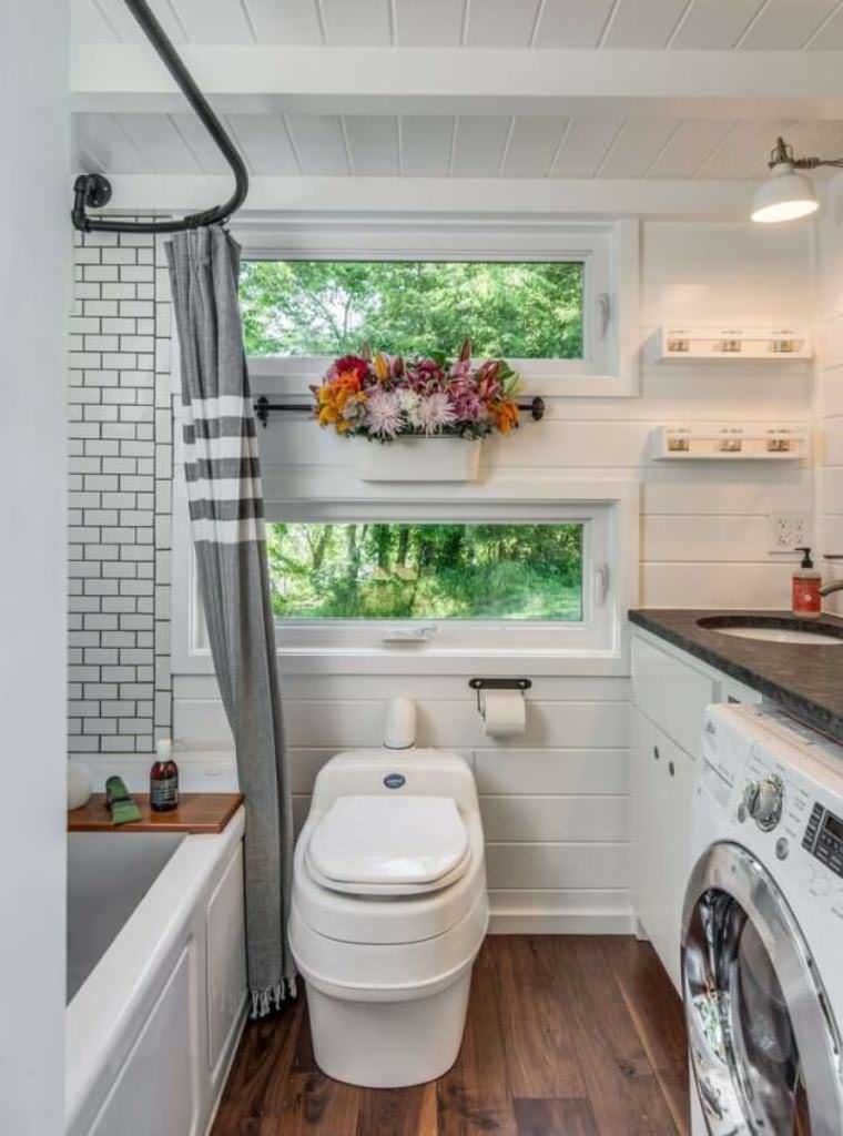 Image of: best tiny house bathroom ideas