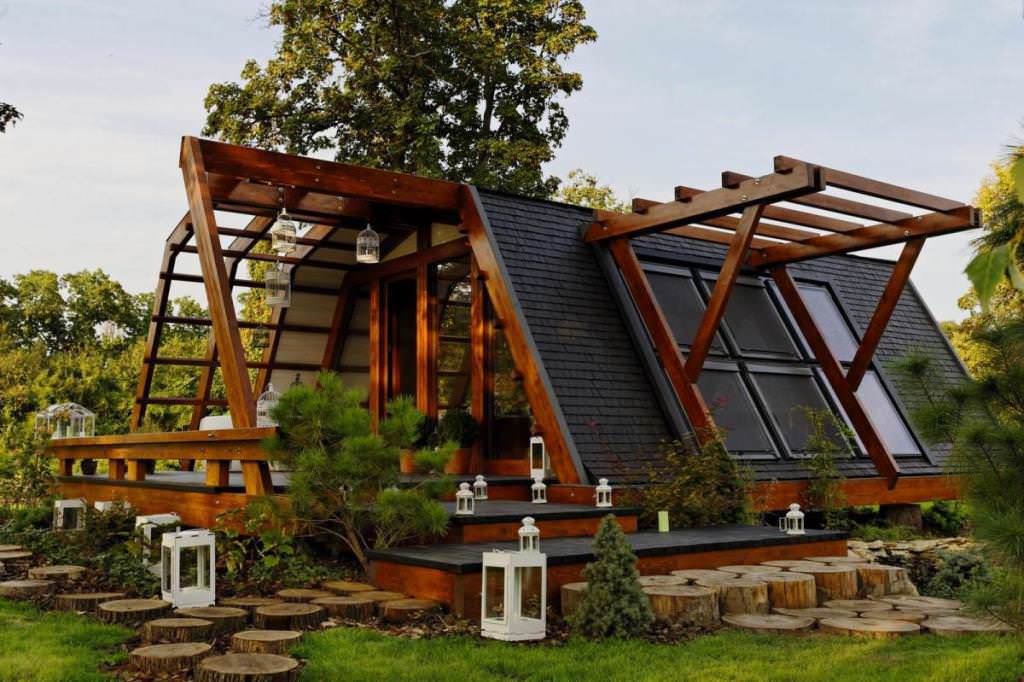 Image of: eco friendly tiny house side view idea