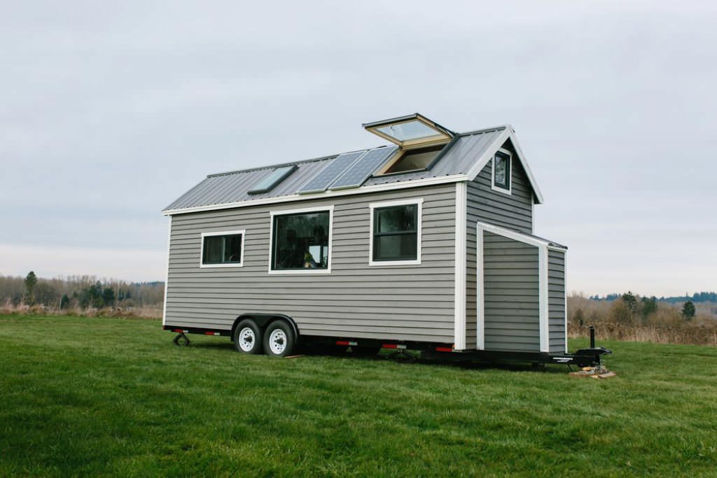 Image of: solar powered tiny house on wheels idea