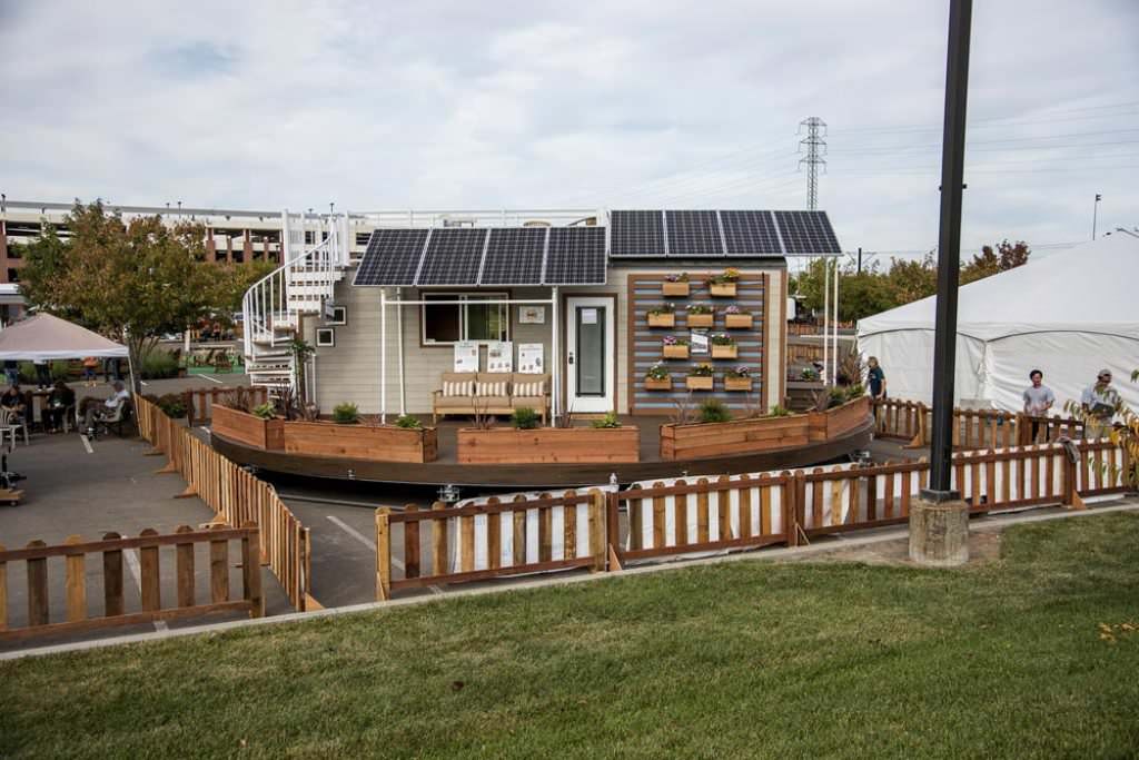Image of: solar powered tiny house style in side view no 1