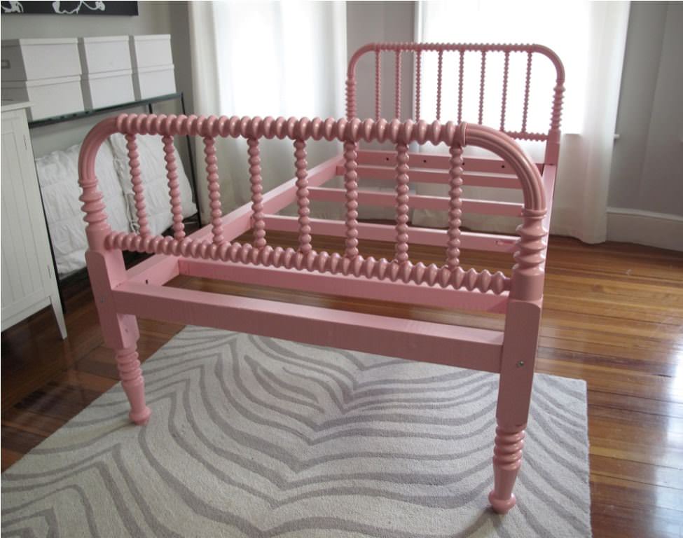 Image of: Jenny Lind Beds For Sale