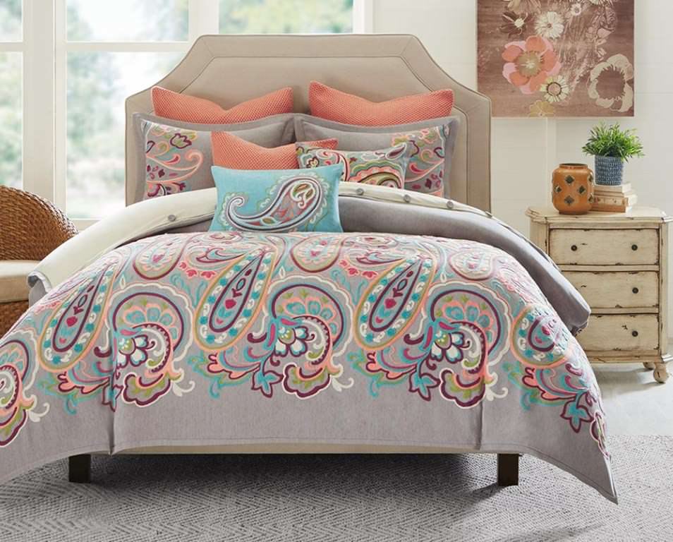 Image of: Paisley Bedding On Sale