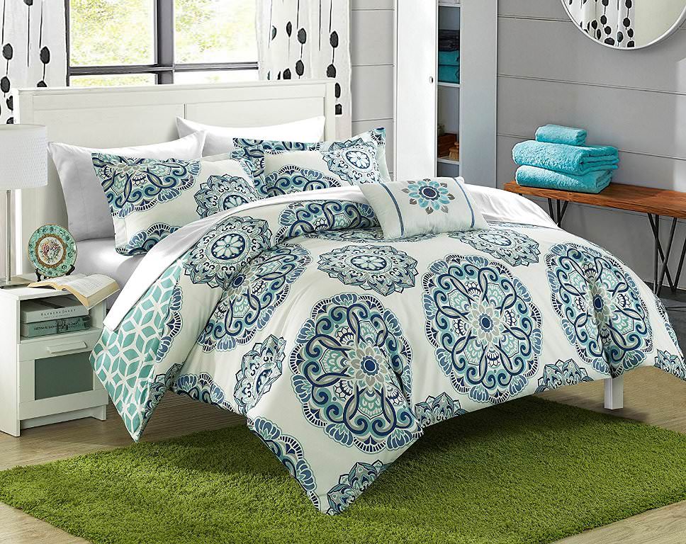 Image of: Paisley Bedding Style