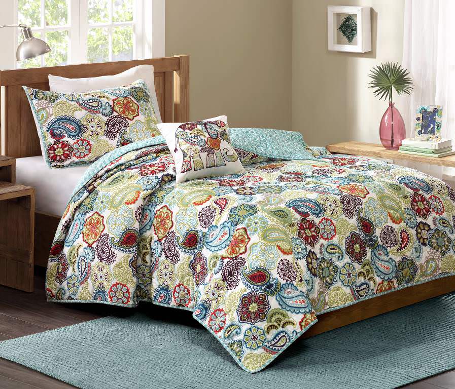 Image of: Paisley Bedding