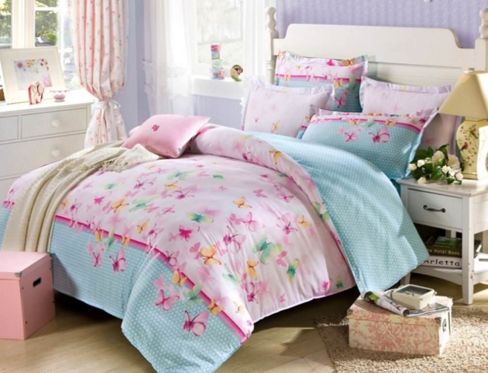Pink And Blue Paisley Bedding