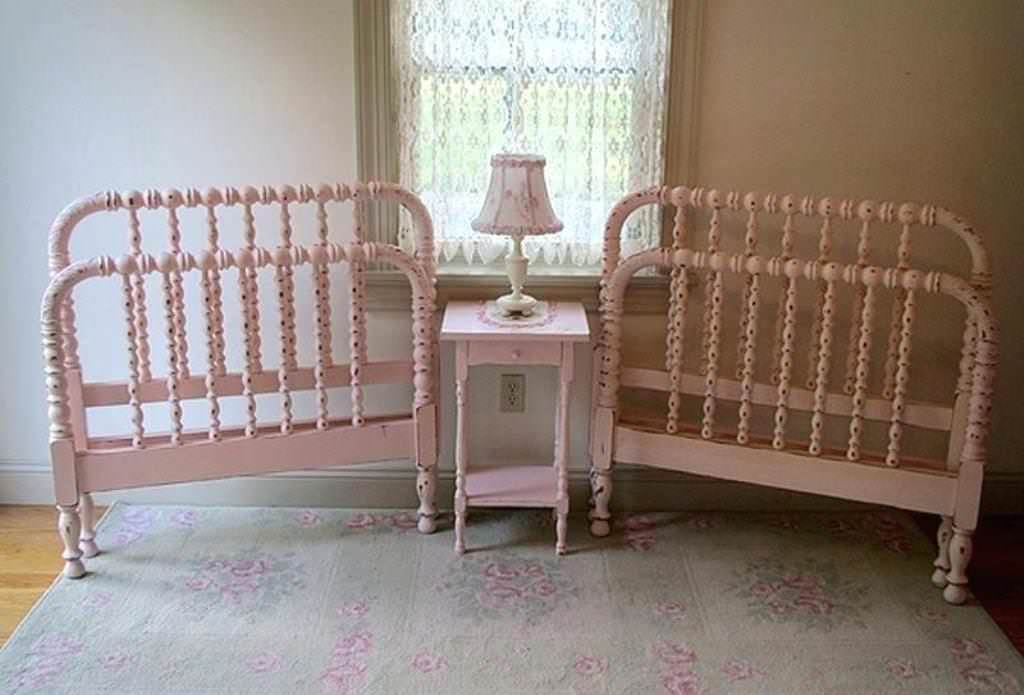 Image of: Twins Antique Jenny Lind Beds For Sale