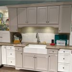 kitchen cabinet colors for small kitchens