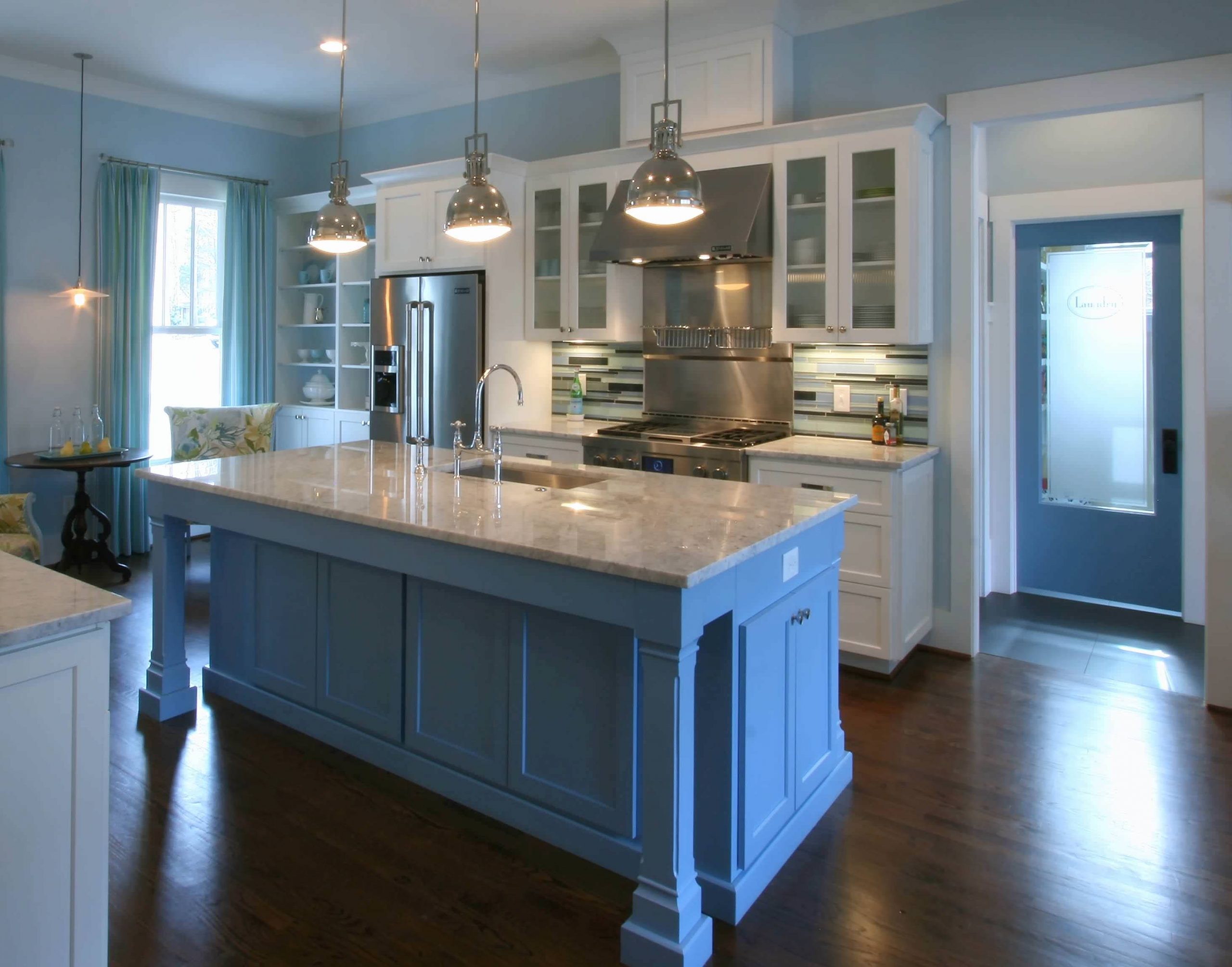 Image of: kitchen color schemes with white cabinets
