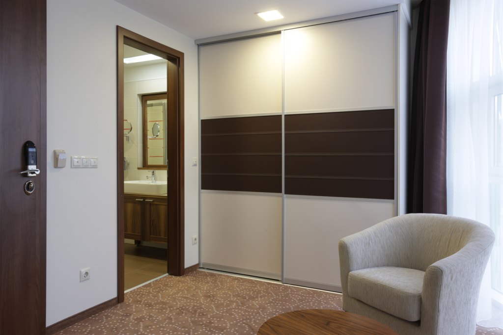 Image of: modern bedroom closet doors