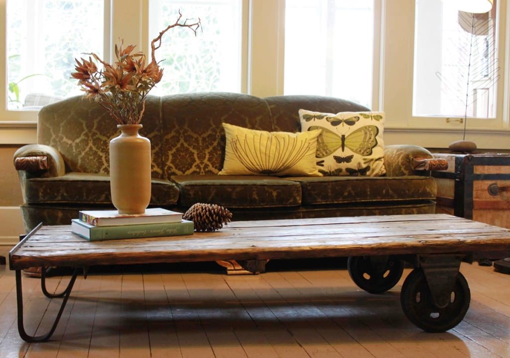 Image of: coffee table with wheels style
