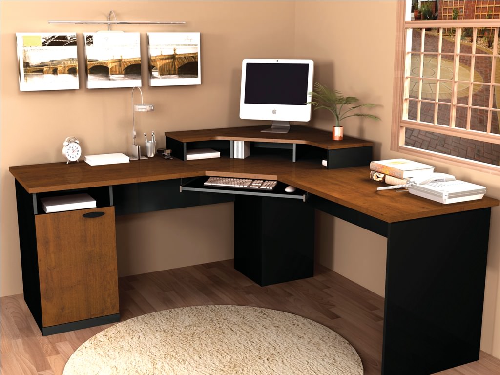 Image of: corner computer desks for small spaces