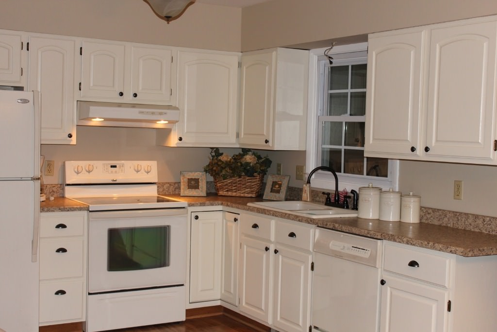 Image of: kitchen wall paint colors with cream cabinets
