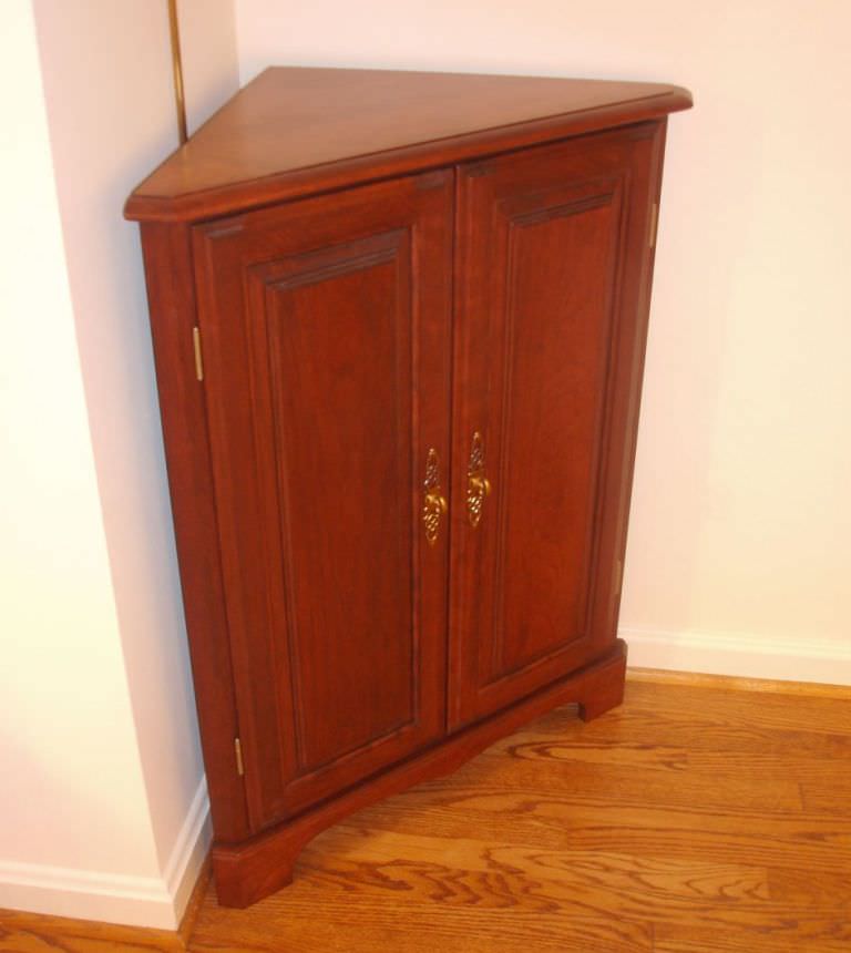 Image of: small-corner-bathroom-cabinets